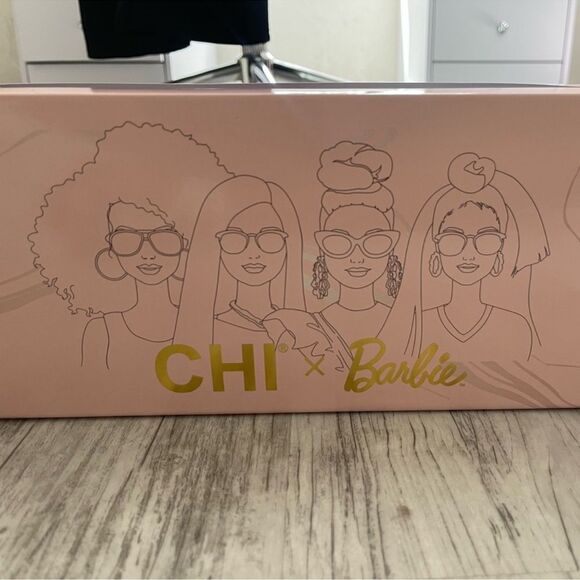 NWT CHI x Barbie Titanium 1.25” Triple Barrel Deep Waver - Picture 8 of 8